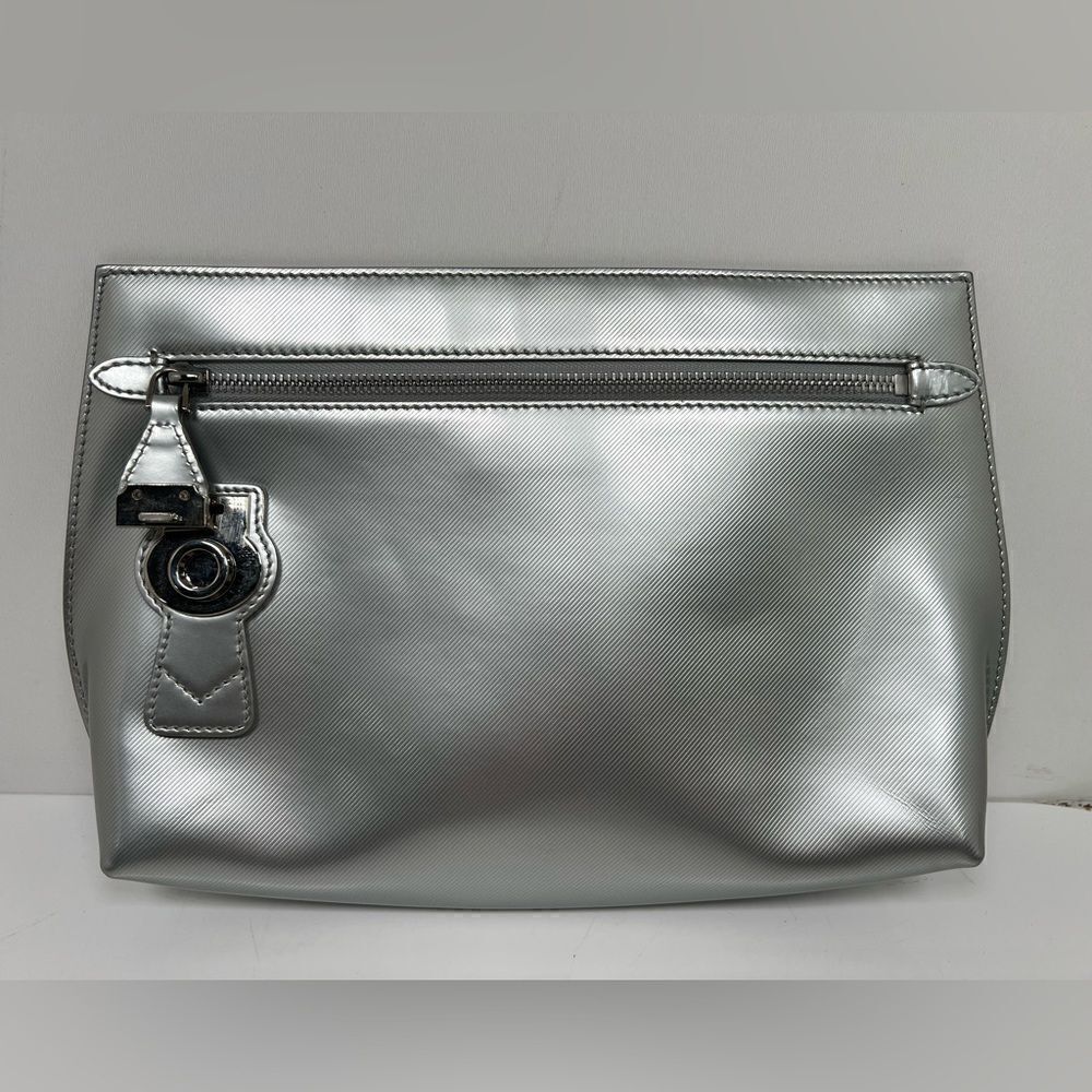 Burberry Silver Patent Leather Lock Trench Clutch - Picture 2 of 8